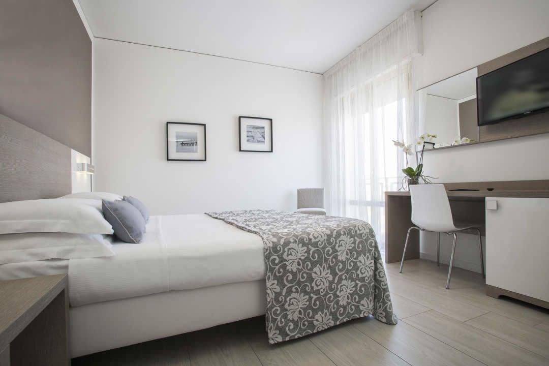 Imperial 3*
